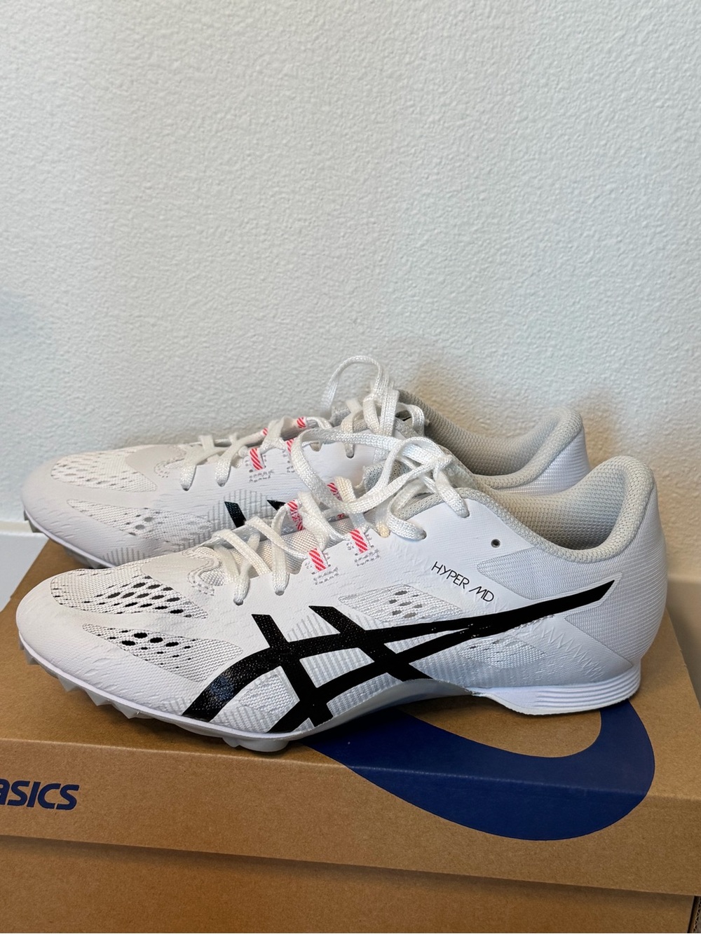 Brand NEW! ASICS Hyper ME 8 White and Black Track Spikes